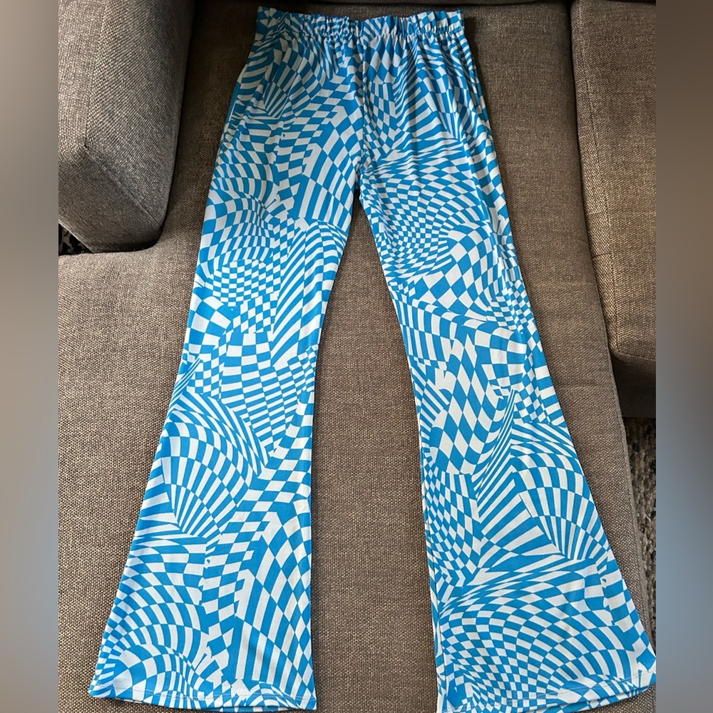 Flared bottom pants - Picture 2 of 2